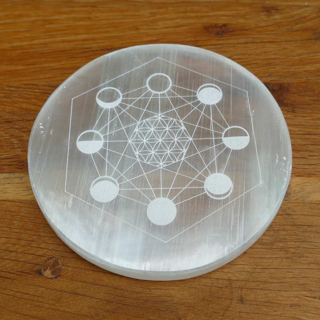 Selenite Charging Plate Engraved - Moon Phase