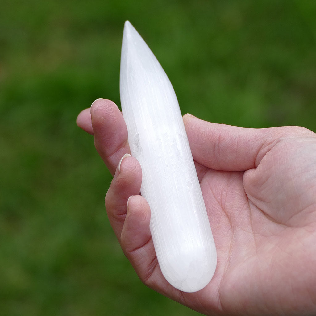 pointed selenite wand