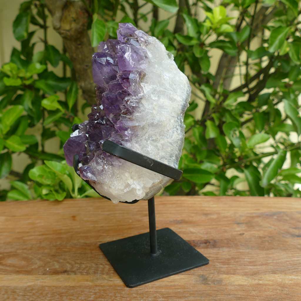 amethyst cluster on meal stand