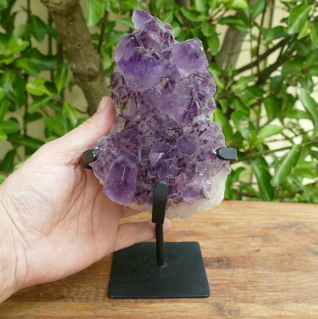 amethyst cluster on meal stand