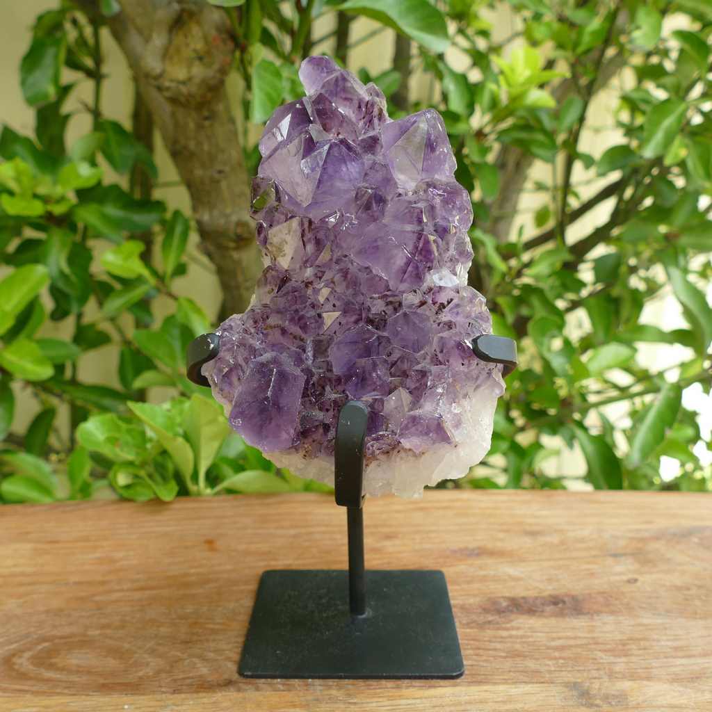 amethyst cluster on meal stand