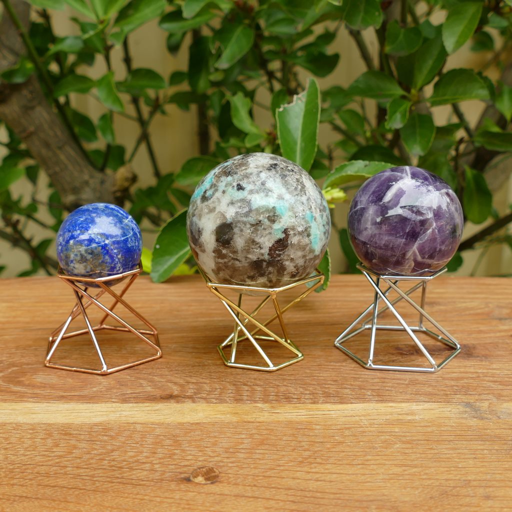 metal crystal sphere display stand