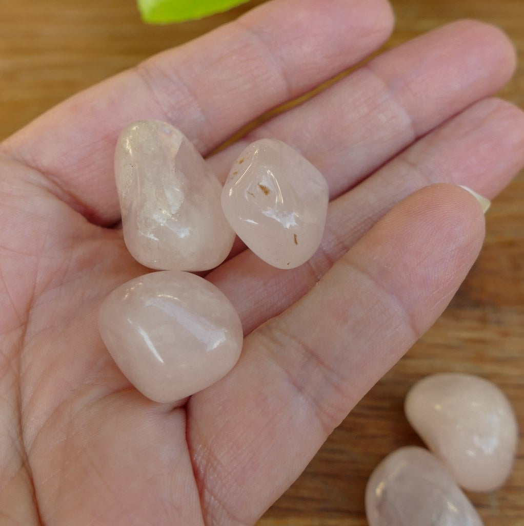 rose quartz tumble stones