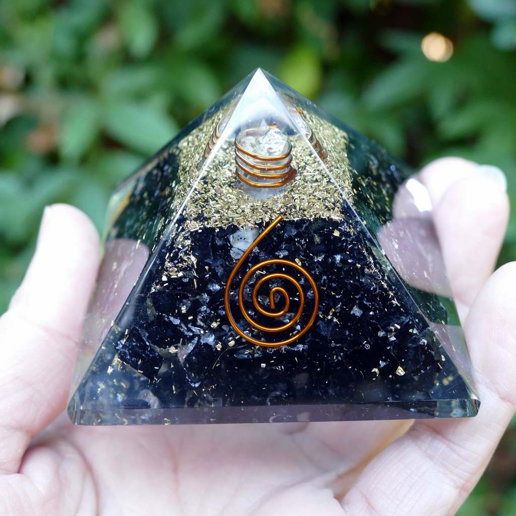 orgone pyramid black tourmaline quartz point